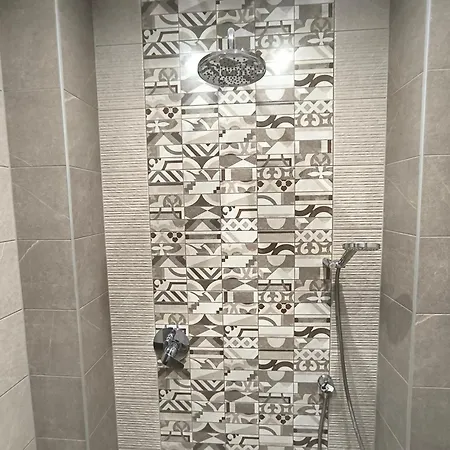 דירה Modern Comfort Near Center With Panoramic Views, Free Street Parking, Easy Transport *